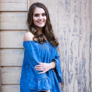 Meet your Posher, Chloe